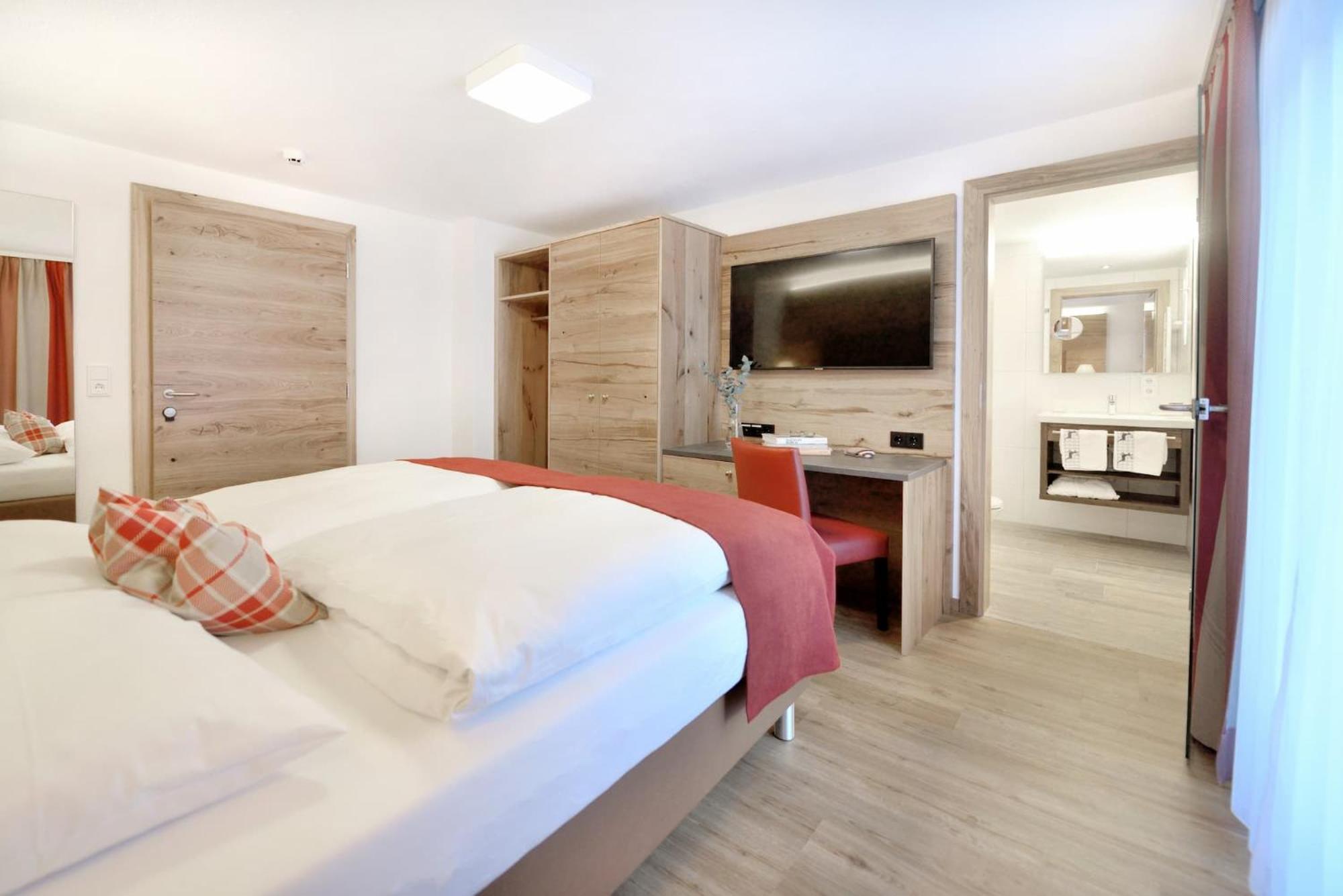 פרטנאו Hotel Alpina Superior מראה חיצוני תמונה