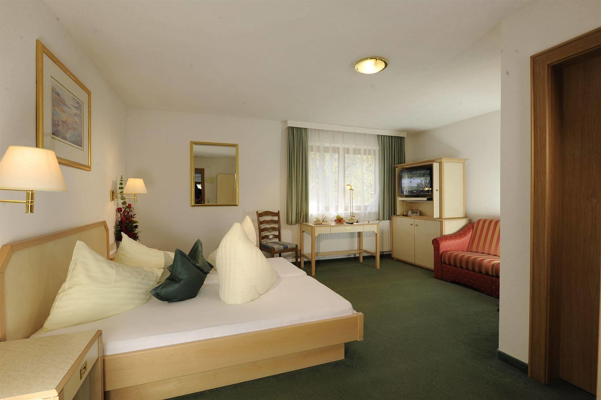 פרטנאו Hotel Alpina Superior מראה חיצוני תמונה